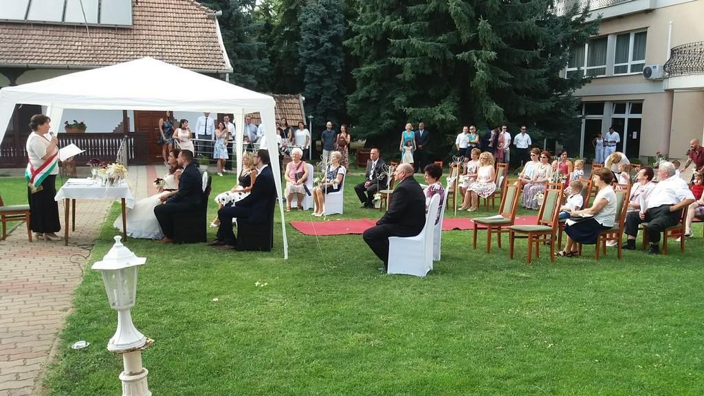 Esküvő — Pintér Tanya
