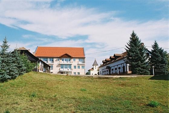 Pintér Tanya Panzió főépület — Erdőtelek